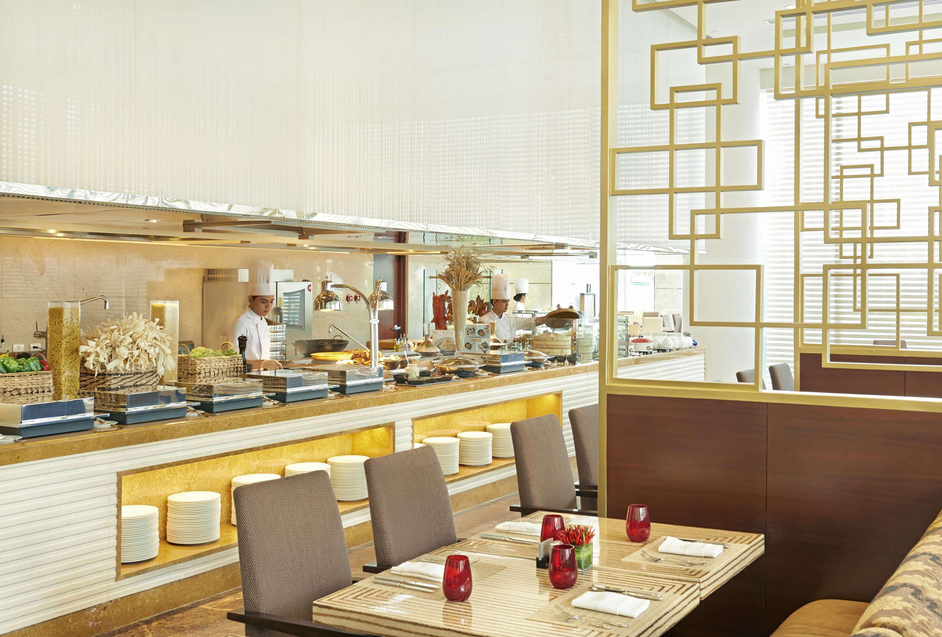 Fairmont Makati Hotel 5*