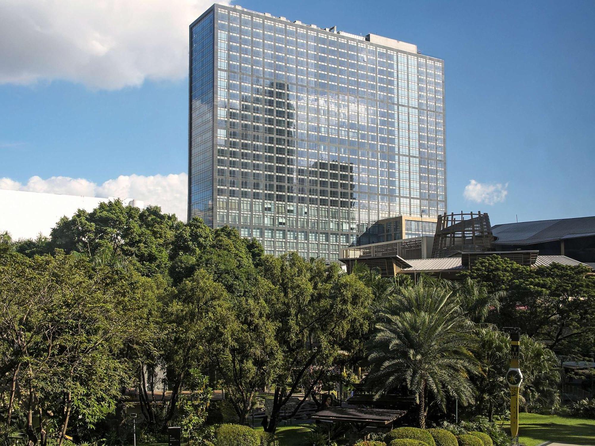 Fairmont Makati Hotel