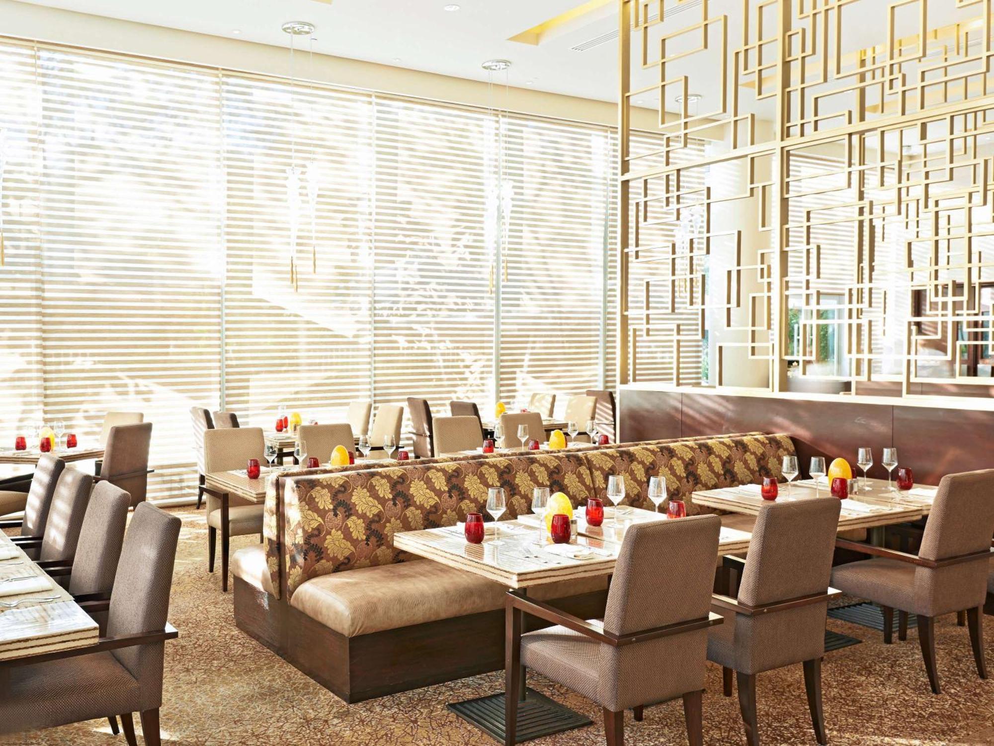 Fairmont Makati Hotel 5*